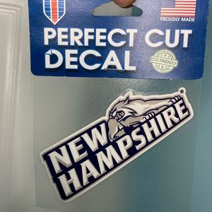 ✨3/$25✨university of new hampshire car decal sticker